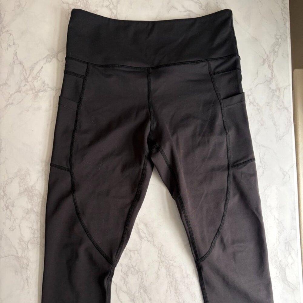 Zyia Light-n-Tight capri leggings size 6-8